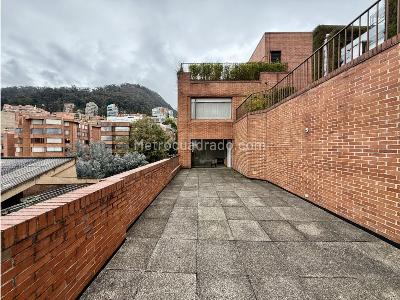 Apartamento de 3 alcobas en venta en Los Rosales, Bogotá, 246 m² · foto 9 de 18