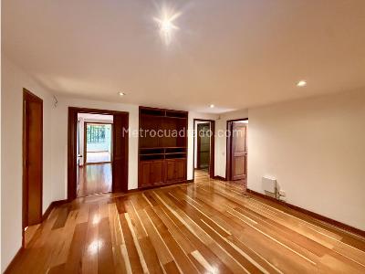 Apartamento en venta en Los Rosales, Bogotá · foto 10 de 18