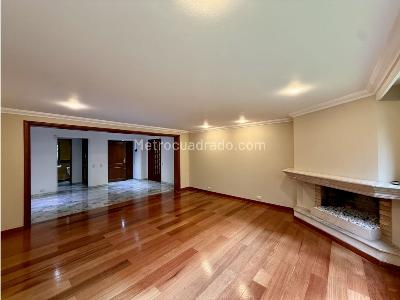 Apartamento en venta en Los Rosales, Bogotá · foto 2 de 18