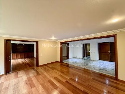 Apartamento en venta en Los Rosales, Bogotá · foto 3 de 18
