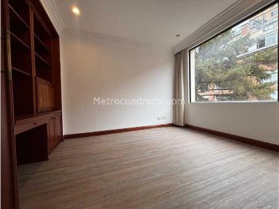 Apartamento de 4 alcobas en venta en Santa Barbara, Bogotá, 250 m² · foto 14 de 20