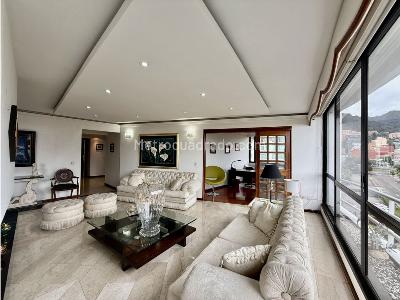 Apartamento de 3 alcobas en venta en Santa Barbara, Bogotá, 209 m² · foto 2 de 20