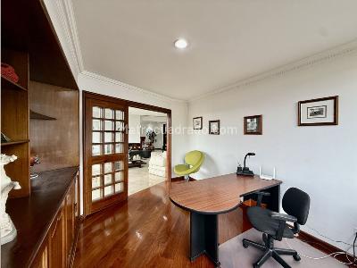 Apartamento de 3 alcobas en venta en Santa Barbara, Bogotá, 209 m² · foto 7 de 20