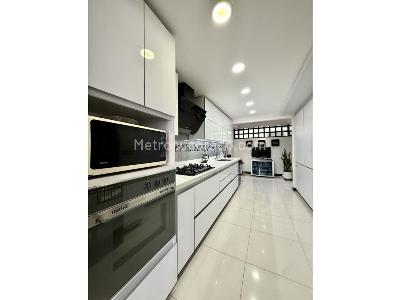 Apartamento de 3 alcobas en venta en Santa Barbara, Bogotá, 209 m² · foto 9 de 20