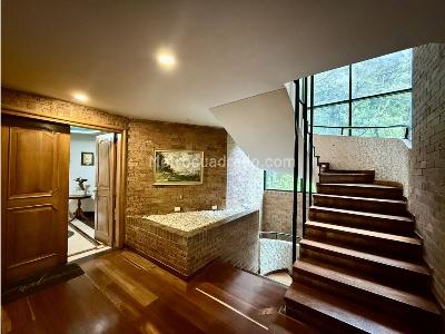 Apartamento de 3 alcobas en venta en Los Rosales, Bogotá, 300 m² · foto 18 de 18