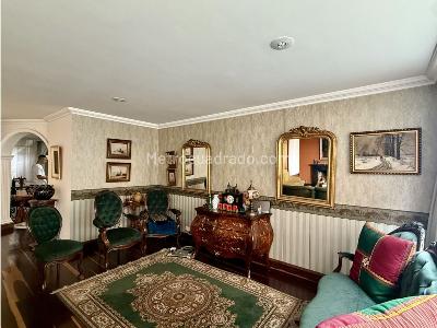 Apartamento de 3 alcobas en venta en Los Rosales, Bogotá, 300 m² · foto 9 de 18