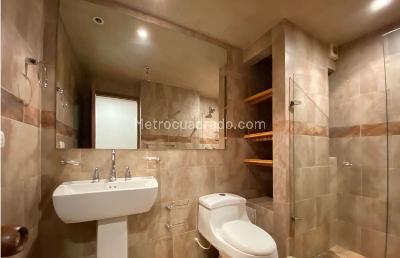 Apartamento de 3 alcobas en venta en La Carolina, Bogotá, 178 m² · foto 12 de 13