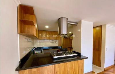 Apartamento de 3 alcobas en venta en La Carolina, Bogotá, 178 m² · foto 6 de 13