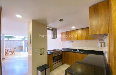 Apartamento de 3 alcobas en venta en La Carolina, Bogotá, 178 m² · foto 7 de 13