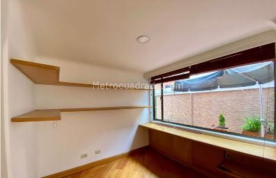 Apartamento de 3 alcobas en venta en La Carolina, Bogotá, 178 m² · foto 8 de 13
