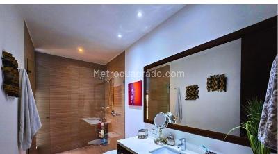 Apartamento de 3 alcobas en venta en El Refugio, Bogotá, 208 m² · foto 4 de 20