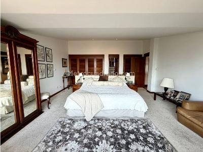 Apartamento de 3 alcobas en venta en La Cabrera, Bogotá, 381 m² · foto 10 de 18