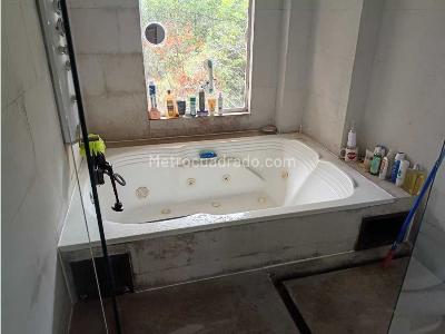Apartamento de 4 alcobas en venta en Lindaraja, Bogotá, 316 m² · foto 15 de 20