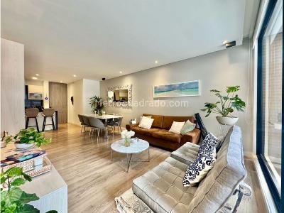 Apartamento de 2 alcobas en venta en Chico, Bogotá, 118 m² · foto 2 de 20