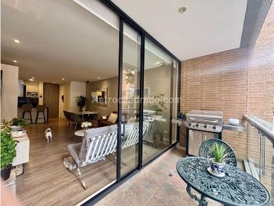 Apartamento de 2 alcobas en venta en Chico, Bogotá, 118 m² · foto 3 de 20