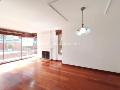 Apartamento en venta en Santa Barbara, Bogotá · foto 2 de 20