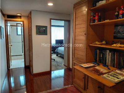 Apartamento de 3 alcobas en venta en Chico, Bogotá, 145 m² · foto 10 de 20