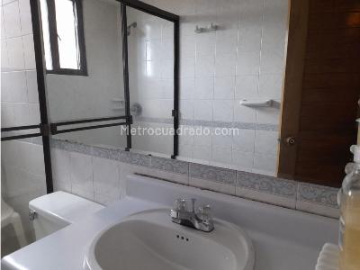 Apartamento de 3 alcobas en venta en Chico, Bogotá, 145 m² · foto 17 de 20