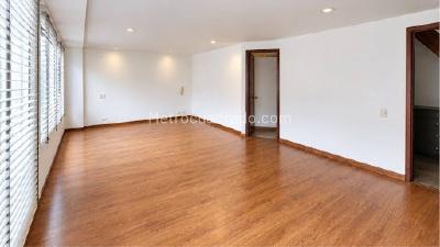 Apartamento de 2 alcobas en venta en Santa Barbara, Bogotá, 174 m² · foto 11 de 19