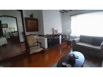 Casa en venta en Niza, Bogotá · foto 2 de 19