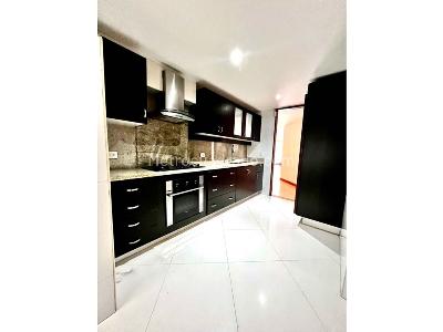 Apartamento de 3 alcobas en venta en Santa Paula, Bogotá, 210 m² · foto 9 de 20
