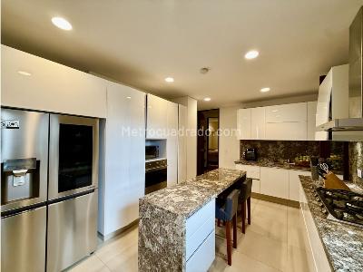 Apartamento de 3 alcobas en venta en Los Rosales, Bogotá, 321 m² · foto 12 de 19