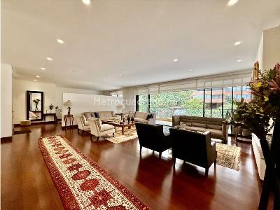 Apartamento de 3 alcobas en venta en Los Rosales, Bogotá, 321 m² · foto 14 de 19