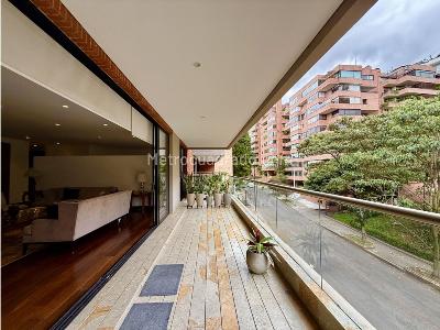 Apartamento de 3 alcobas en venta en Los Rosales, Bogotá, 321 m² · foto 3 de 19