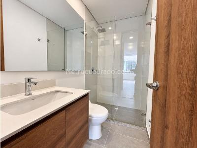 Apartaestudio en venta en Cedritos, Bogotá, 41 m² · foto 3 de 10