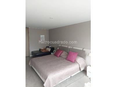 Apartamento de 3 alcobas en venta en Los Rosales, Bogotá, 200 m² · foto 5 de 10