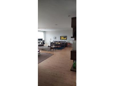 Apartamento de 3 alcobas en venta en Los Rosales, Bogotá, 200 m² · foto 9 de 10