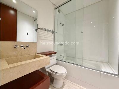 Apartamento de 1 alcoba en venta en Chico Norte, Bogotá, 70 m² · foto 8 de 10