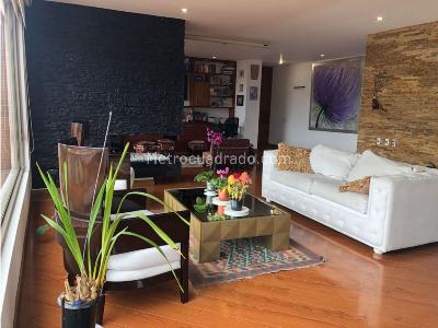 Apartamento de 4 alcobas en venta en Suba, Bogotá, 223 m² · foto 2 de 12