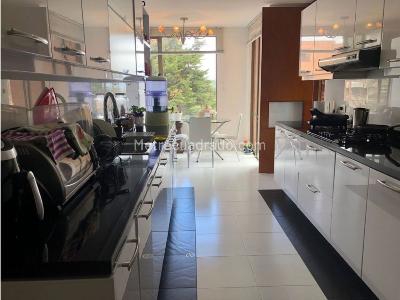 Apartamento de 4 alcobas en venta en Suba, Bogotá, 223 m² · foto 5 de 12