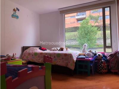 Apartamento de 4 alcobas en venta en Suba, Bogotá, 223 m² · foto 8 de 12