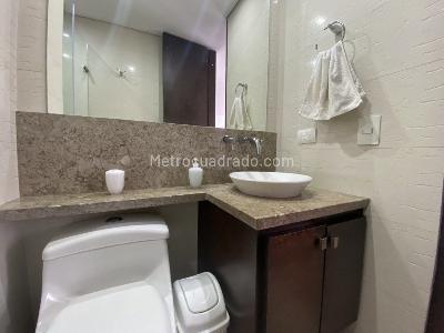 Apartaestudio en venta en Chico Norte, Bogotá, 49 m² · foto 11 de 12
