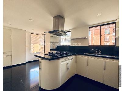 Apartamento de 3 alcobas en venta en Usaquen, Bogotá, 220 m² · foto 5 de 19