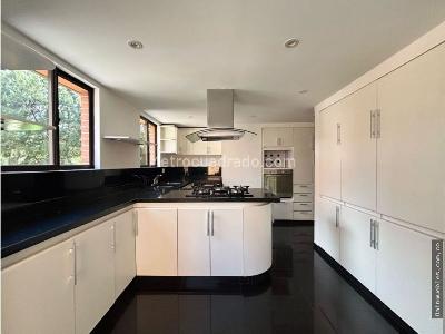 Apartamento de 3 alcobas en venta en Usaquen, Bogotá, 220 m² · foto 6 de 19