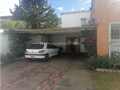 Casa de 4 alcobas en venta en Suba, Bogotá, 302 m² · foto 5 de 13