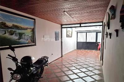 Casa de 5 alcobas en venta en Suba, Bogotá, 244 m² · foto 15 de 20