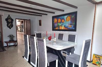 Casa de 5 alcobas en venta en Suba, Bogotá, 244 m² · foto 2 de 20