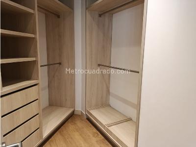 Apartamento de 3 alcobas en venta en Los Rosales Chico, Bogotá, 192 m² · foto 11 de 15