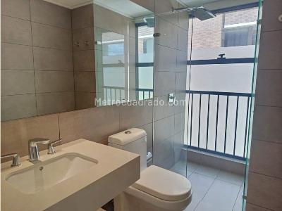 Apartamento de 3 alcobas en venta en Los Rosales Chico, Bogotá, 192 m² · foto 12 de 15