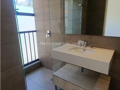 Apartamento de 3 alcobas en venta en Los Rosales Chico, Bogotá, 192 m² · foto 13 de 15