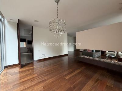 Apartamento de 3 alcobas en venta en Bogotá, 280 m² · foto 2 de 13