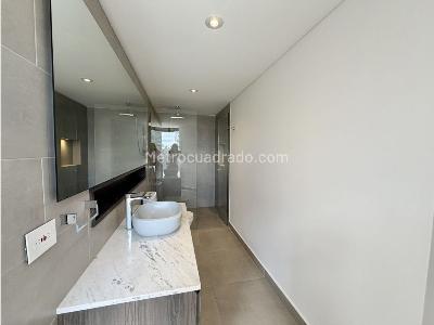 Apartamento de 4 alcobas en venta en Chico Norte, Bogotá, 400 m² · foto 18 de 20