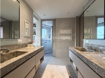 Apartamento de 3 alcobas en venta en Chico Norte, Bogotá, 325 m² · foto 15 de 20