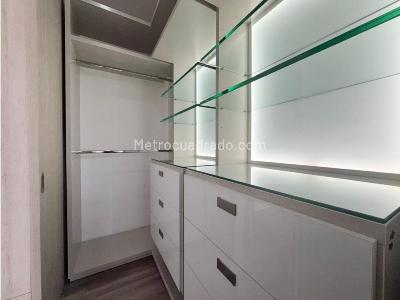 Apartamento de 4 alcobas en venta en La Cabrera, Bogotá, 328 m² · foto 16 de 20