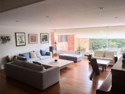 Apartamento de 4 alcobas en venta en Los Rosales, Bogotá, 436 m² · foto 2 de 13