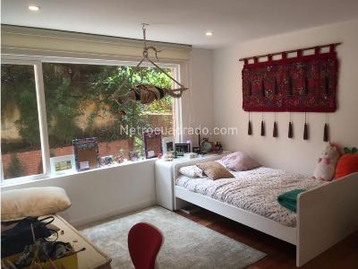 Apartamento de 4 alcobas en venta en Los Rosales, Bogotá, 436 m² · foto 9 de 13